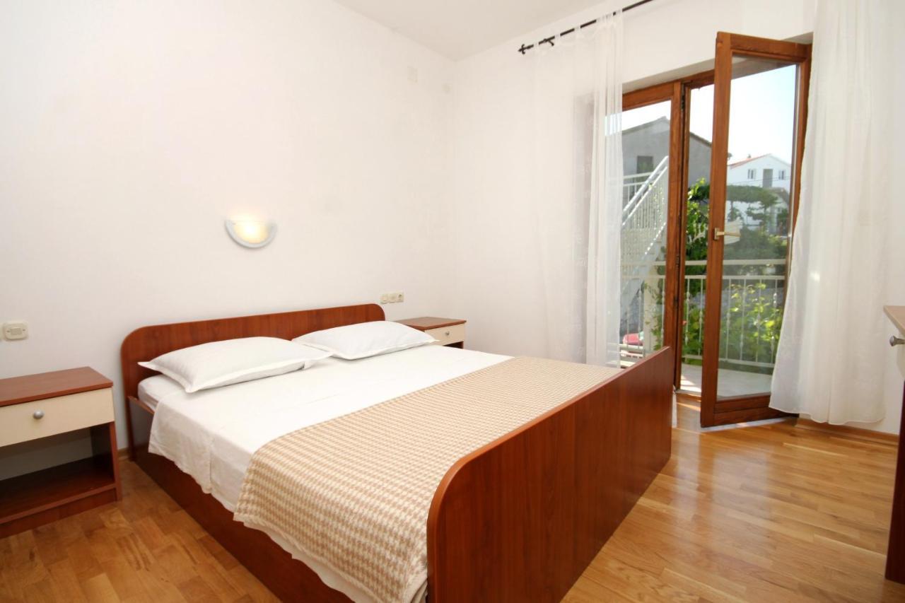 Apartments With A Parking Space Jelsa, Hvar - 8765 Jelsa  Exterior photo