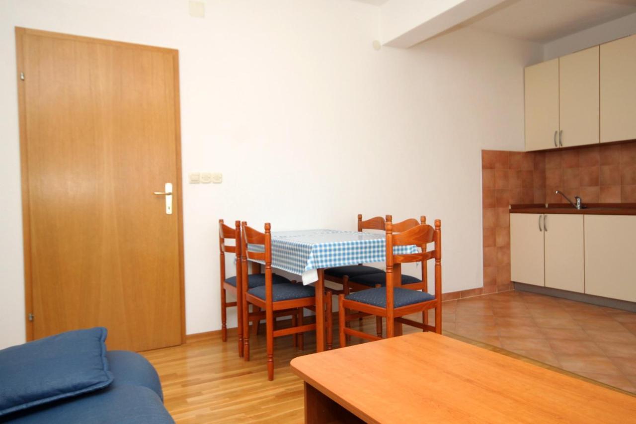 Apartments With A Parking Space Jelsa, Hvar - 8765 Jelsa  Exterior photo