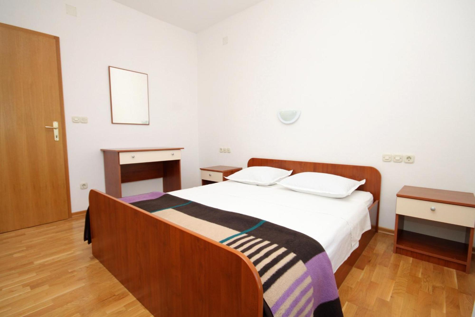 Apartments With A Parking Space Jelsa, Hvar - 8765 Jelsa  Room photo