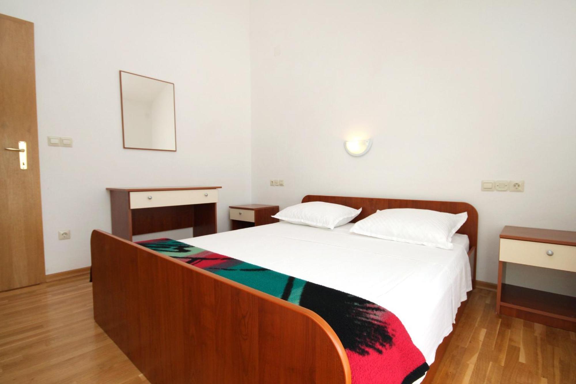 Apartments With A Parking Space Jelsa, Hvar - 8765 Jelsa  Room photo